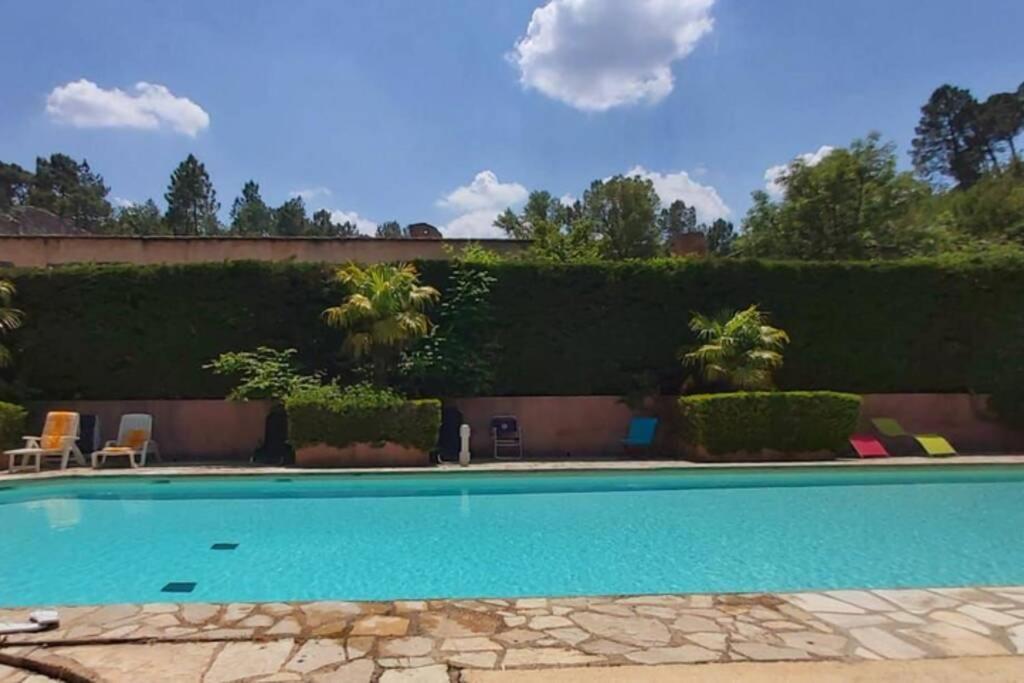 superbe appartement en résidence avec piscine dans le Luberon au pied du colorado provencal Rustrel Exterior foto