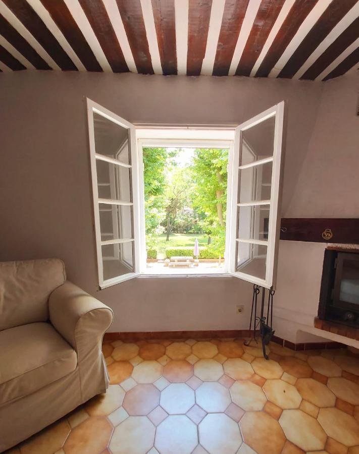 superbe appartement en résidence avec piscine dans le Luberon au pied du colorado provencal Rustrel Exterior foto