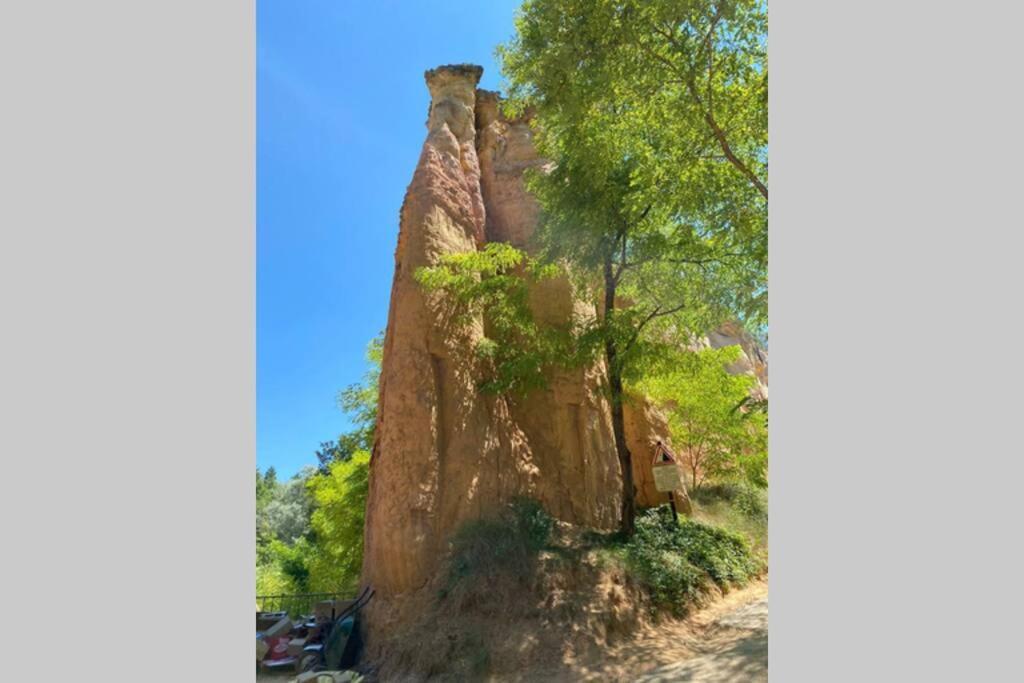 superbe appartement en résidence avec piscine dans le Luberon au pied du colorado provencal Rustrel Exterior foto