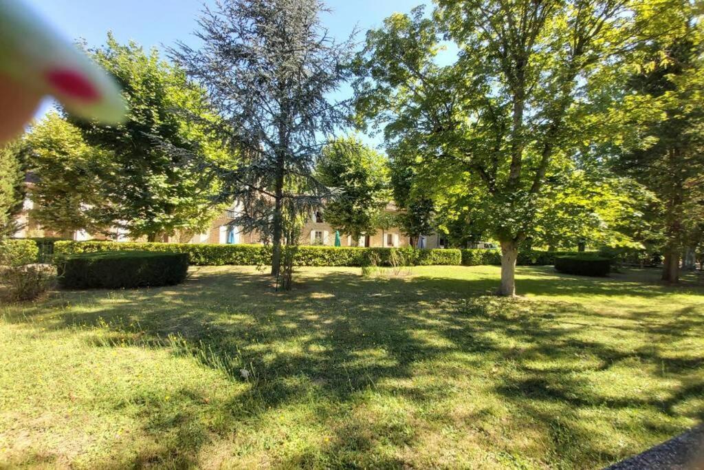 superbe appartement en résidence avec piscine dans le Luberon au pied du colorado provencal Rustrel Exterior foto