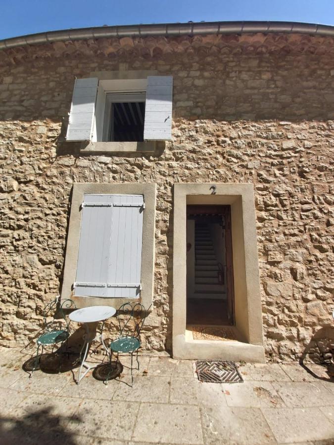 superbe appartement en résidence avec piscine dans le Luberon au pied du colorado provencal Rustrel Exterior foto